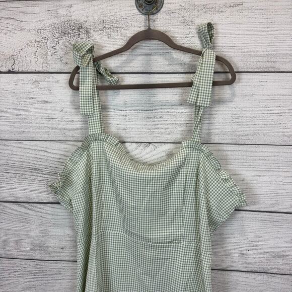 Lola May Plus Size Sage & White Gingham Sleeveless Mini Dress Size 24 - Picture 2 of 9